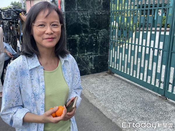 ▲▼北一女國文老師區桂芝被檢舉違反中立原則，今天出面否認。（圖／記者許敏溶攝）