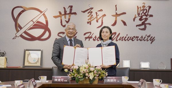 圖一：世新大學校長陳清河與北流董事長黃韻玲共同簽署產學合作備忘錄。（圖／世新大學提供）