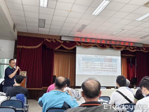 ▲台電雲林區處今日舉行大用戶座談會，邀請契約容量800瓩以上包含玻璃、金屬加工、機械、塑膠橡膠等商業用電大戶與會。（圖／記者游瓊華翻攝）