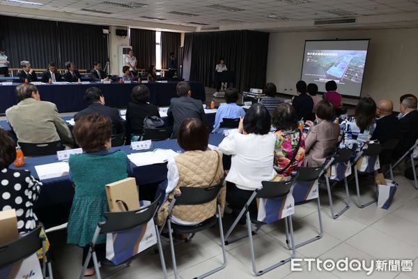 ▲由東京華僑總會、華僑協會總會日本分會及東京中山學會所組成回國致敬團，今日拜會雲林縣政府。（圖／記者游瓊華翻攝）