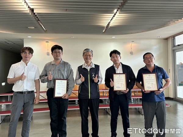 ▲大用戶座談會台電全體員工與用戶合影。             。（圖／台電屏東區處提供）