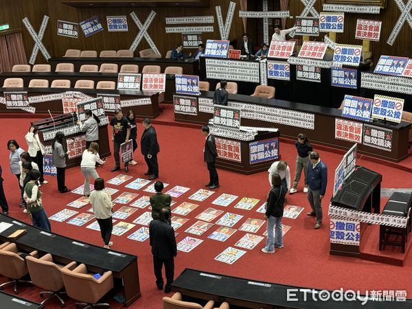 ▲▼民進黨 佔領議場  封鎖院長出入門 立法院 。（圖／記者屠惠剛攝）