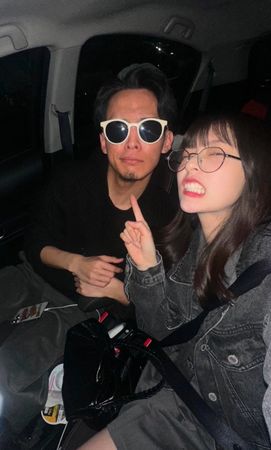 ▲▼20歲女團偶像宮腰友里亞遭外洩與男子親密照。（圖／翻攝自日網）