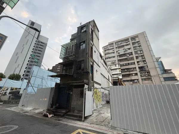 ▲▼台北市吉林段都更釘子戶，市府代拆。（圖／翻攝台北市都更處）