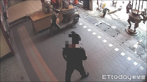 ▲陳男竊取板橋代天宮供奉的三太子，變賣神衣後將神像丟棄在三峽。（圖／記者陸運陞翻攝）