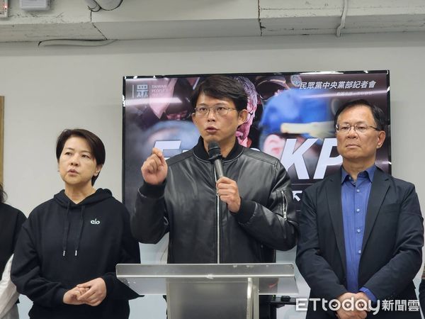 ▲▼民眾黨主席黃國昌表示，對於前主席柯文哲再遭北院裁定延押感到遺憾。（圖／記者陳家祥攝）