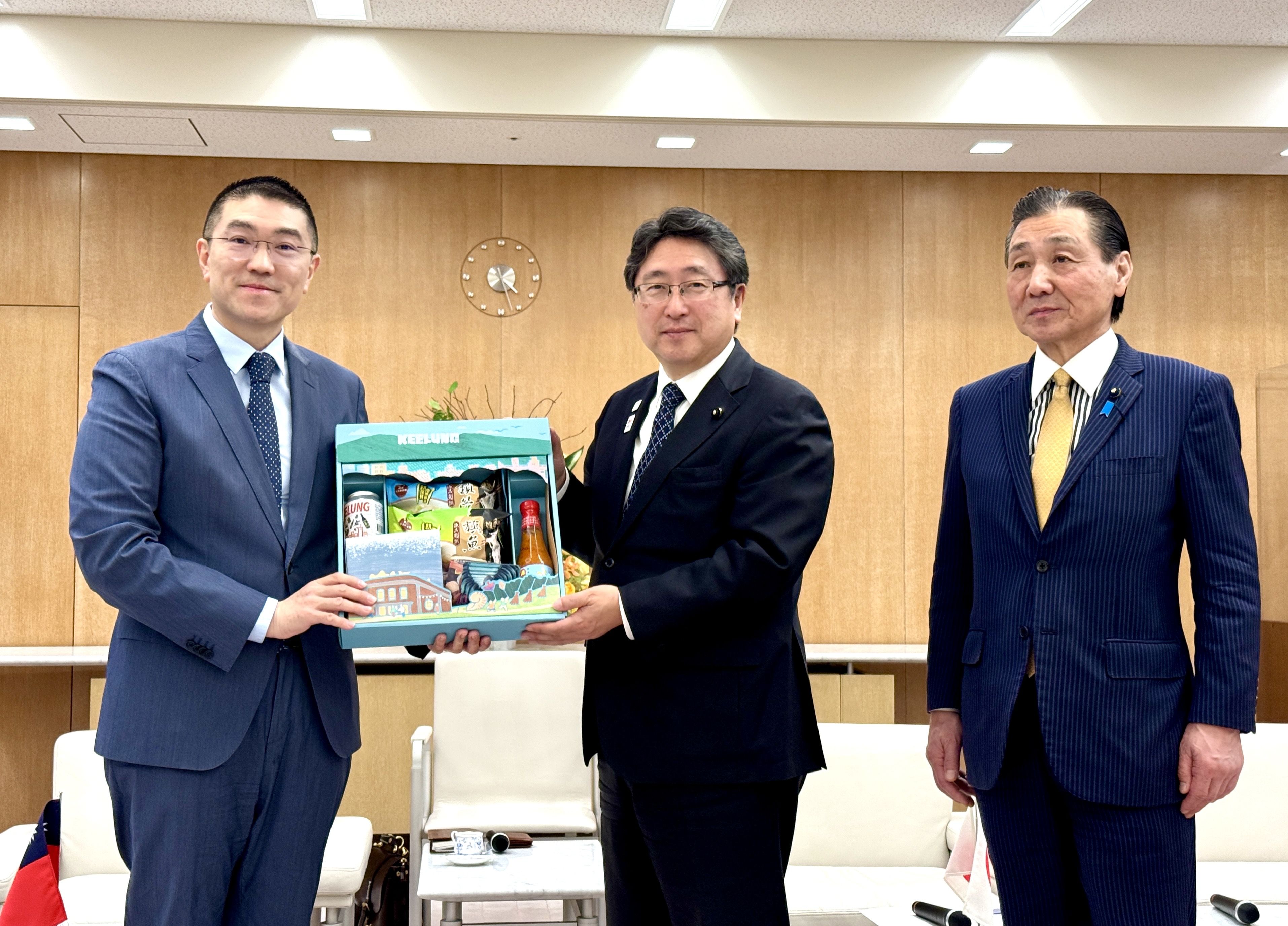 ▲謝國樑率團訪日會三政要。（圖／記者郭世賢翻攝）
