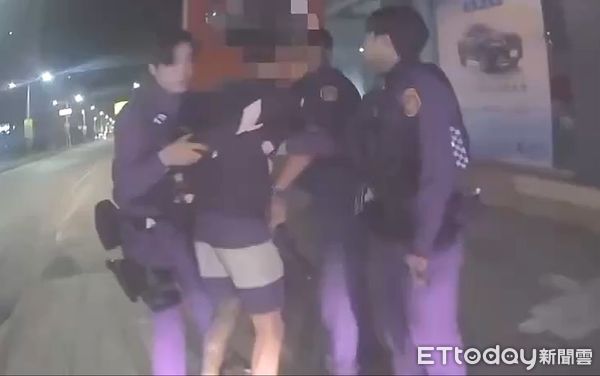 ▲林男持西瓜刀恐嚇店家，被逮嗆警遭反譏，竟還在臉書貼文取暖。（圖／記者陸運陞翻攝）