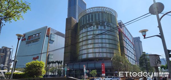 ▲新光三越。（圖／記者游瓊華攝）