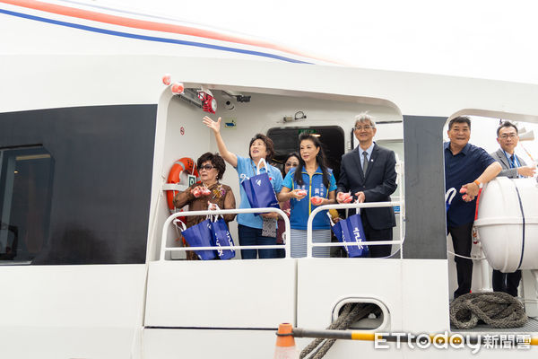 ▲「天王星21號」首航綠島。（圖／記者楊漢聲翻攝）