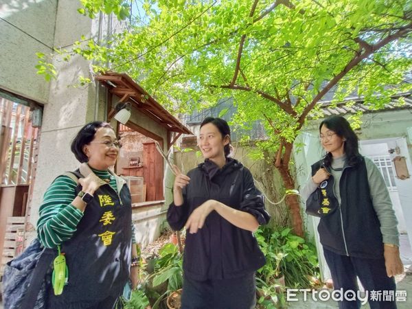 ▲內政部移民署於28日偕同陸委會及海基會，前往府城關懷在地新住民。（圖／記者林東良翻攝，下同）