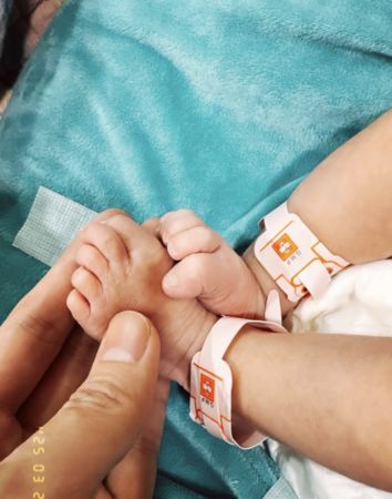 ▲許蓁蓁順利產下女兒。（圖／翻攝自許蓁蓁IG）