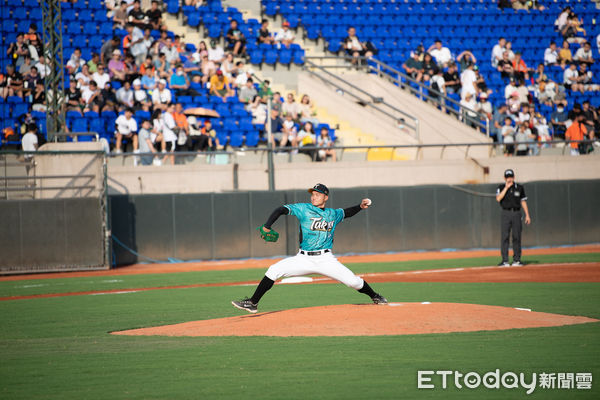 ▲▼  嘉義智選假日酒店攜手球芽基金 力挺2025中華職棒新賽季   。（圖／記者翁伊森翻攝）