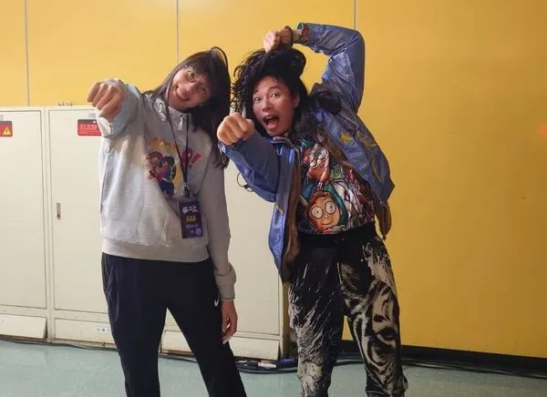 ▲瑋哥(右)希望跟酷炫拳上。（圖／翻攝瑋哥IG）