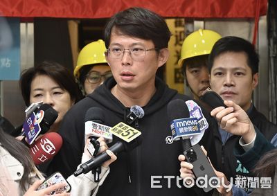 黃國昌憂陳佩琪狀況出動太太陪伴 再籲北所讓柯文哲戒護就醫