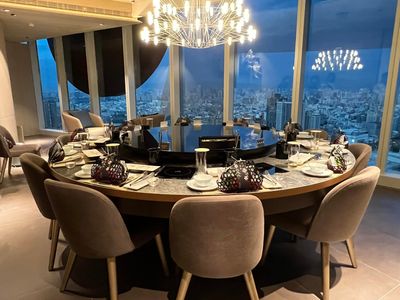 神鬼女詐富商50億開店洗錢　兄「勞斯萊斯級」火鍋店幹部狂離職