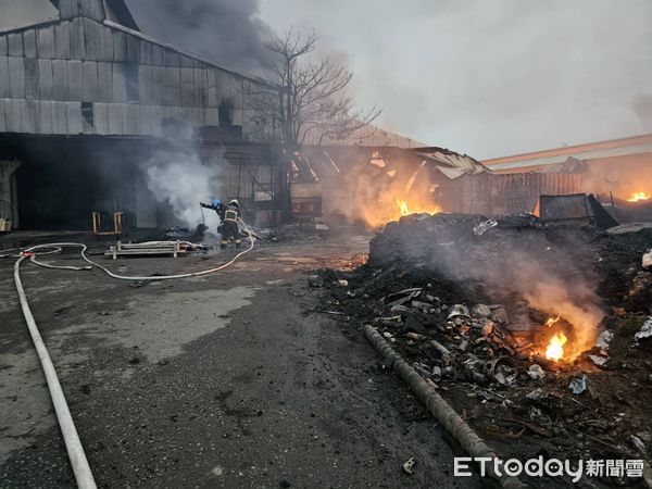 ▲▼嘉義工廠火警。（圖／記者翁伊森翻攝）