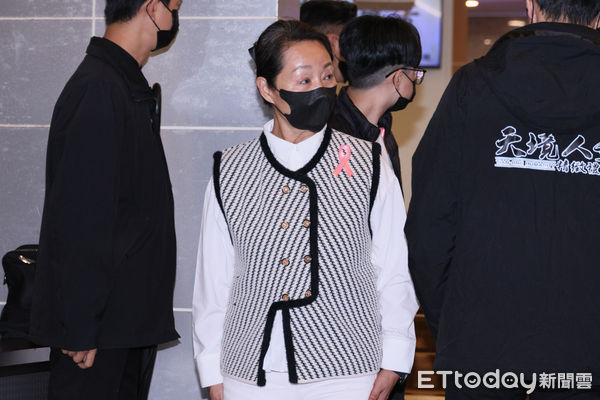 ▲▼ 張振寰告別式-鮑正芳,張振寰兒子 。（圖／記者黃克翔攝）