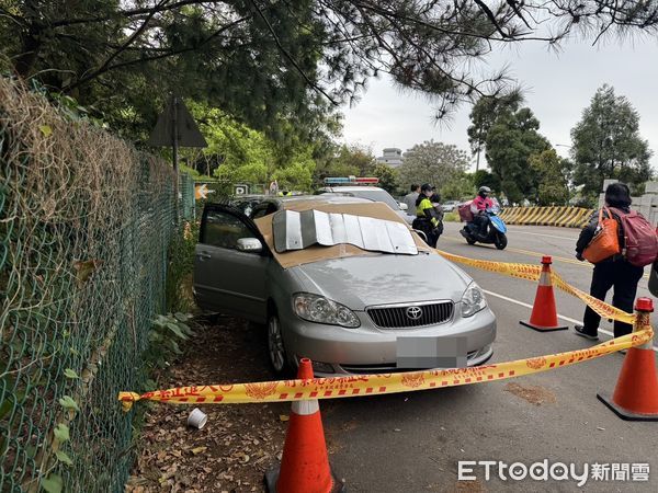 ▲台中夫妻陳屍法會外的自小客車，死因待查。（圖／民眾提供）