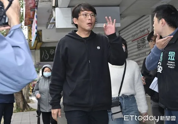 ▲▼ 黃國昌出席民眾黨防災士據點揭牌記者會。（圖／記者李毓康攝）