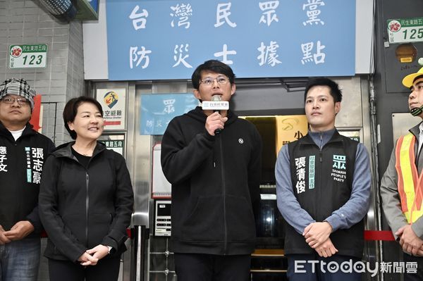 ▲▼ 黃國昌與黃珊珊一同出席民眾黨防災士據點揭牌記者會。（圖／記者李毓康攝）