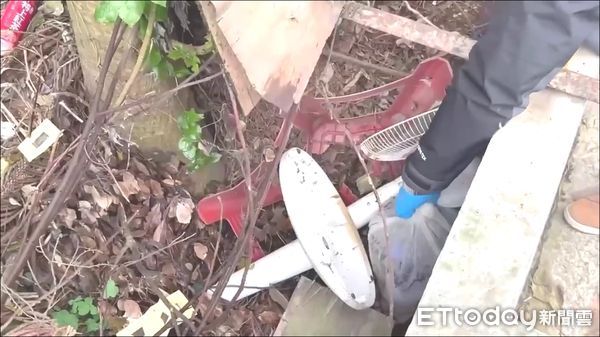 ▲警方追查，發現呂男骨灰罈藏於林口山區邊溝內。（圖／記者陸運陞翻攝）