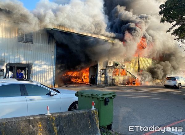 ▲▼台中消防局統計，3年共發生140起工廠大火，其中一半是電線走火引起。（圖／消防局提供，下同）