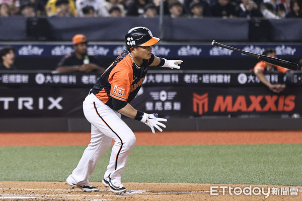 ▲統一獅胡金龍代打建功。（圖／記者林敬旻攝）