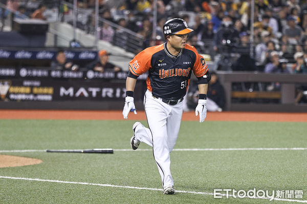 ▲統一獅胡金龍代打建功。（圖／記者林敬旻攝）