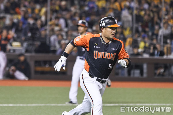 ▲統一獅胡金龍代打建功。（圖／記者林敬旻攝）