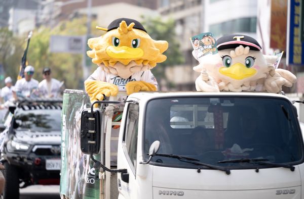 ▲台鋼雄鷹車掃。（圖／台鋼雄鷹提供）