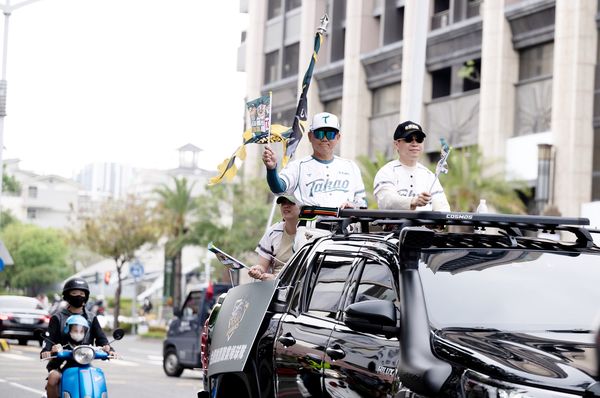 ▲台鋼雄鷹車掃。（圖／台鋼雄鷹提供）