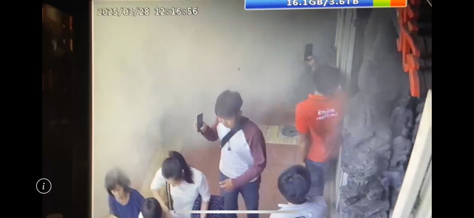 【緬甸強震直擊】曼谷政府大樓崩塌瞬間曝光　煙塵滿天民眾奔逃