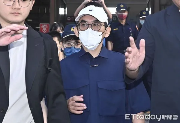 ▲▼藝人黃子佼涉及《兒少條例》北院出庭。（圖／記者李毓康攝）