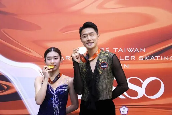 ▲台將陳毅帆(右)、黃詠蘭都以高比分拿下2連霸。（圖／中華民國滑輪溜冰協會提供）