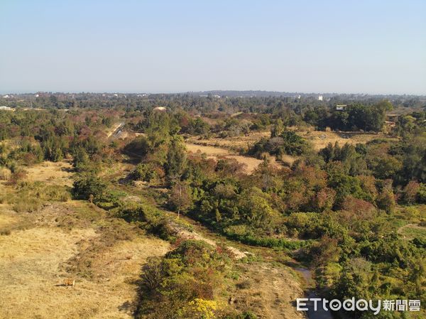 ▲▼為防範民眾在清明節燃燒紙錢香燭造成失火，金門消防局使用無人機空中巡查 。（圖／記者林名揚翻攝）