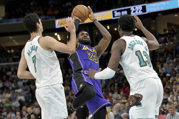 ▲湖人詹皇今日對上灰熊，達成生涯42000分里程碑。（圖／達志影像／美聯社）