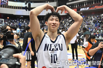 宋昕澔轟29分擊敗中國還拿MVP 政大男籃奪首屆亞洲大學聯賽冠軍