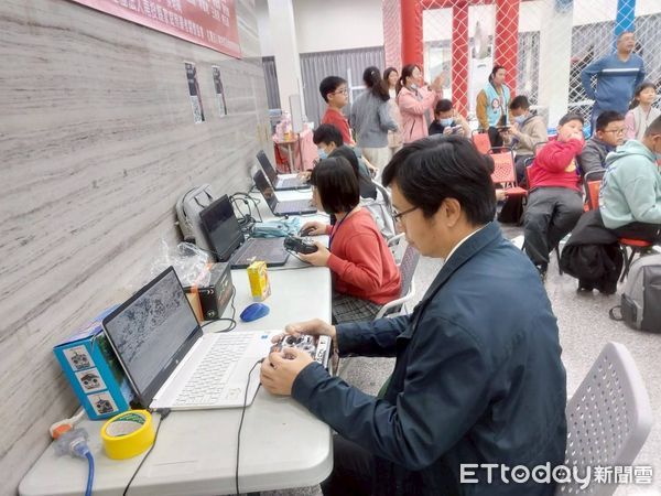 ▲立委羅美玲辦理無人機體驗活動，提前慶祝兒童節。（圖／羅美玲服務團隊提供）