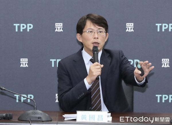 ▲▼黃國昌 召開  縱放綠色權貴 不斷欺騙社會的司法院 記者會。（圖／記者屠惠剛攝）