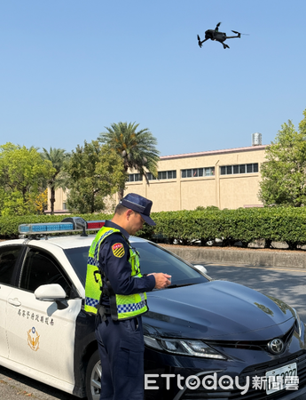 ▲南投警方結合無人機，強化砂石車違規執法、守護用路人安全。（圖／記者高堂堯翻攝）