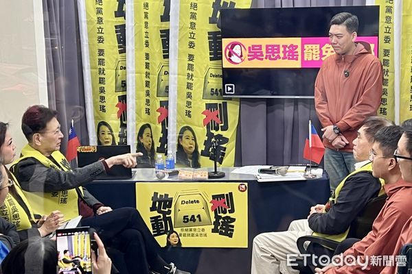 ▲趙少康、郝龍斌出席地動刪瑤志工培訓活動。（圖／記者鄭佩玟攝）