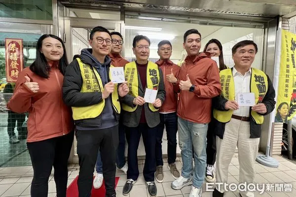 ▲趙少康、郝龍斌出席地動刪瑤志工培訓活動。（圖／記者鄭佩玟攝）