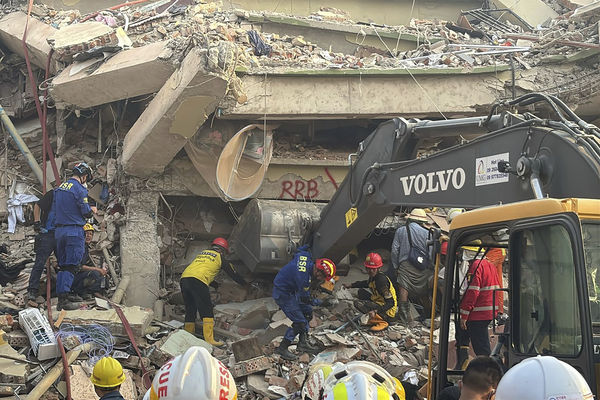 ▲▼ 緬甸曼德勒酒店式公寓Sky Villa坍塌。（圖／達志影像／美聯社）