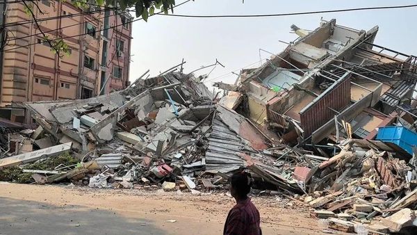 ▲▼地震後坍塌的winstar酒店，權先生等一行人自發進行救援。（圖／翻攝封面新聞）