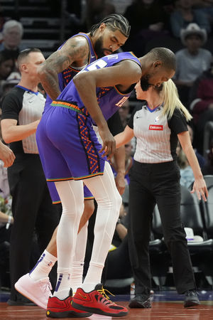 ▲▼太陽慘輸給火箭，頭牌杜蘭特還嚴重扭傷，布克喊話要每個人挺身而出。（圖／達志影像／美聯社）