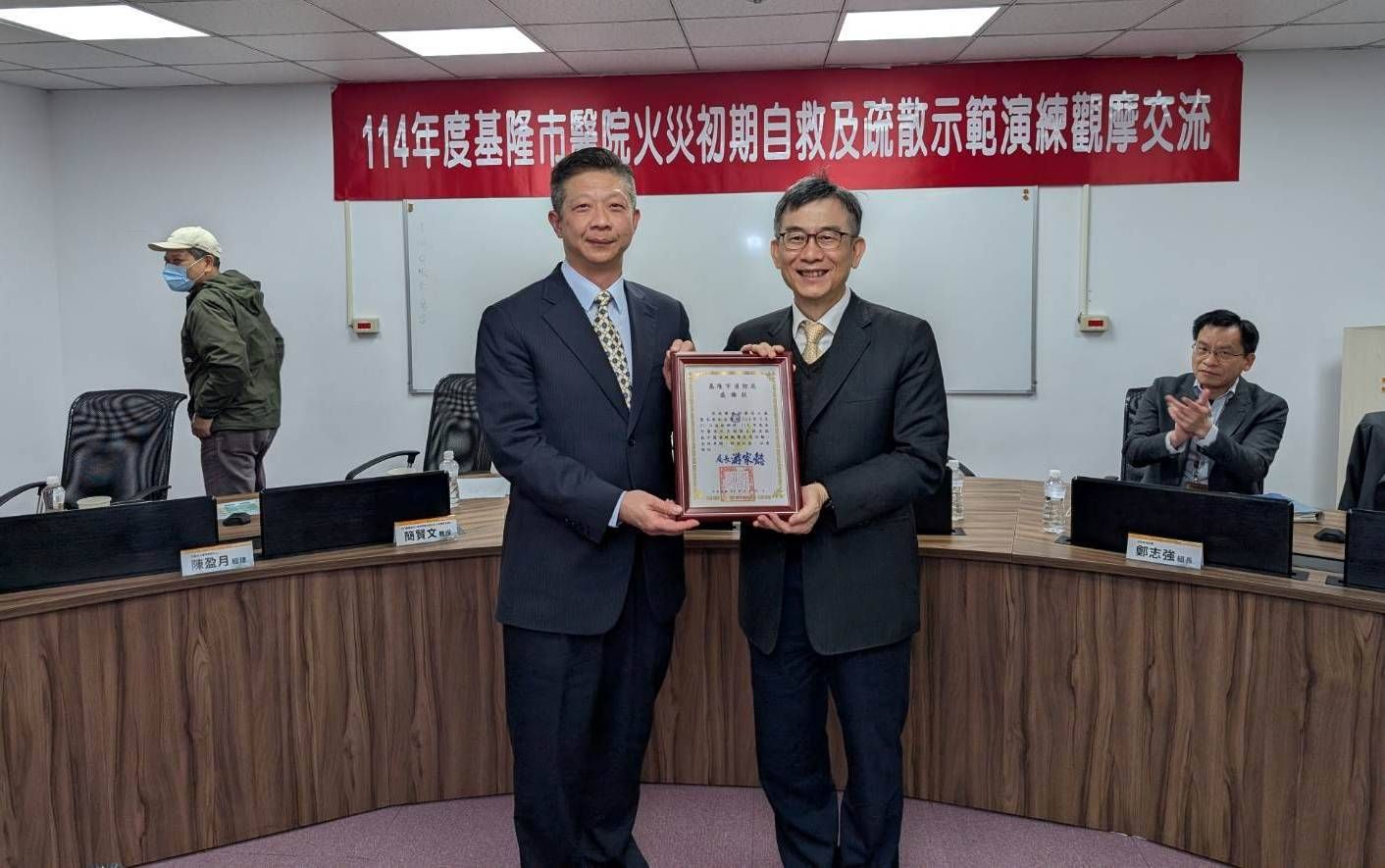 ▲基隆醫院火災自救疏散示範演練。（圖／記者郭世賢翻攝）