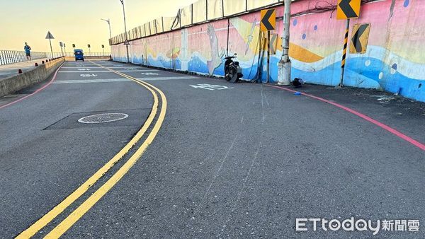 ▲13歲少年騎車載15歲友 疑過彎失控摔車1死1傷。（圖／記者郭世賢翻攝）