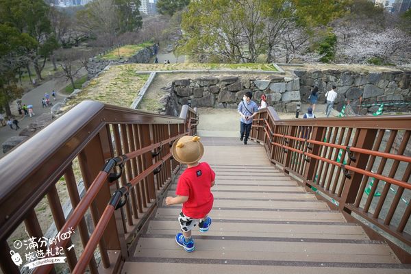 ▲▼2025福岡【舞鶴公園櫻花季】最新花況!福岡城跡點燈&大濠公園,穿和服賞櫻超好看。（圖／部落客滿分的旅遊札記授權提供）