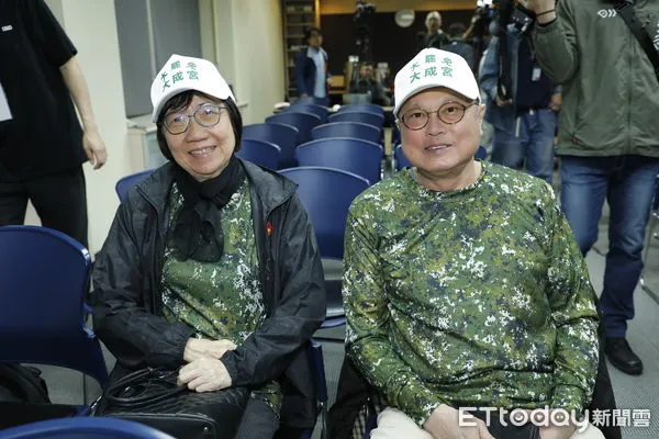 ▲▼守護家園保衛台灣「退役將領挺身反共護台--大路跑大縱走」記者會，包含退將丘衛邦少將、余宗基少將、聯電創辦人曹興誠、印太戰略智庫執行長矢板明夫、前國票證券董事長洪三雄、律師陳玲玉、前立委吳梓都出席響應。（圖／記者湯興漢攝）